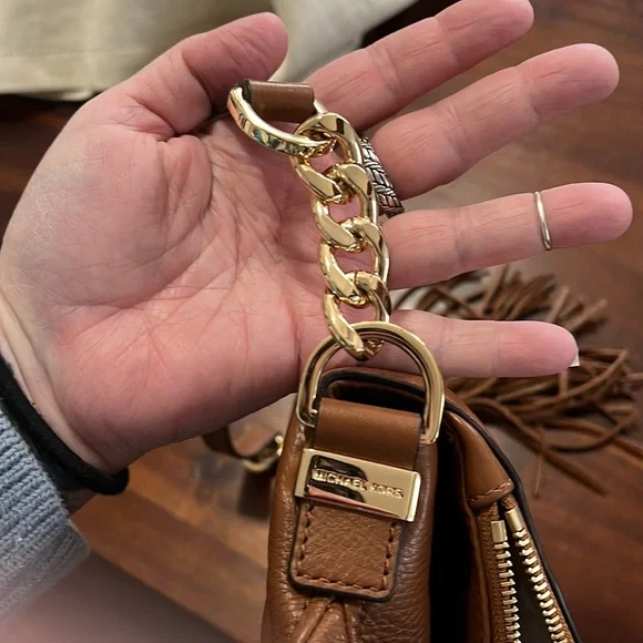 Michael Kors Leather Bag Brown Saffiano Gold Hardware & Tassel - Picture 9 of 14